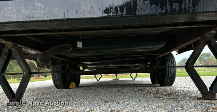 image for item NQ9961 2007 Keystone Hornet