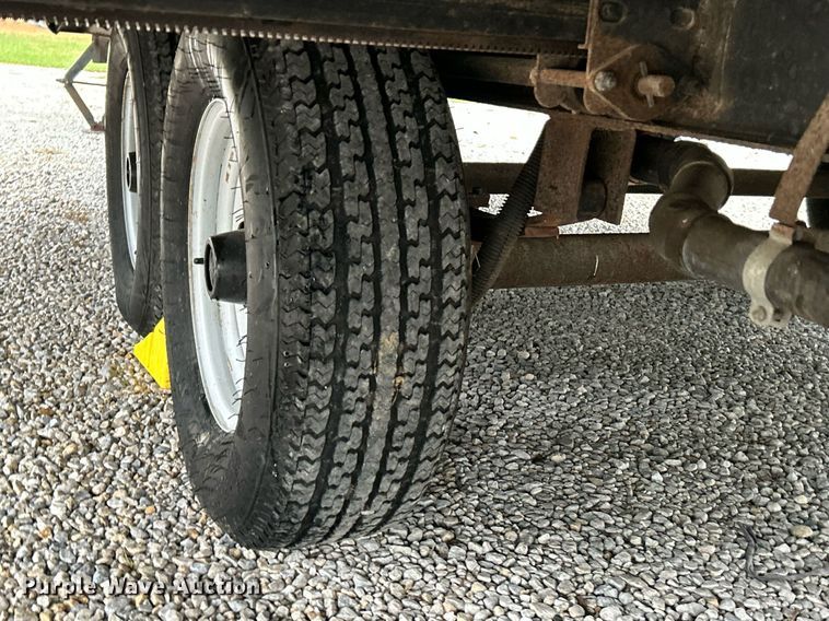 image for item NQ9961 2007 Keystone Hornet