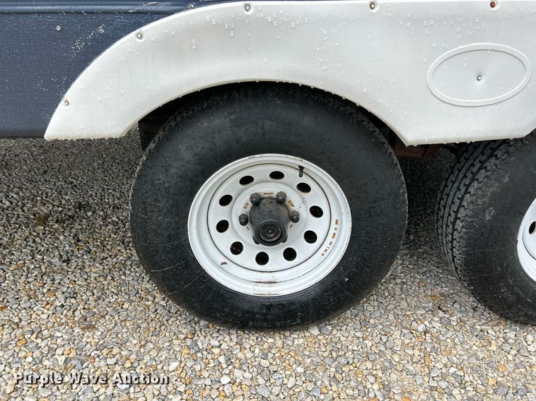 image for item NQ9961 2007 Keystone Hornet