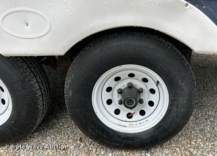 image for item NQ9961 2007 Keystone Hornet