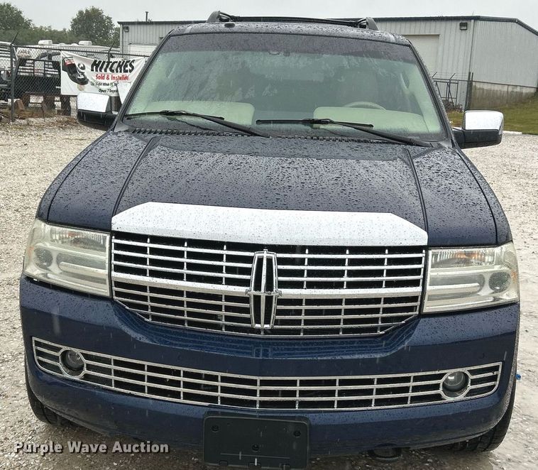 image for item NQ9963 2010 Lincoln Navigator  SUV