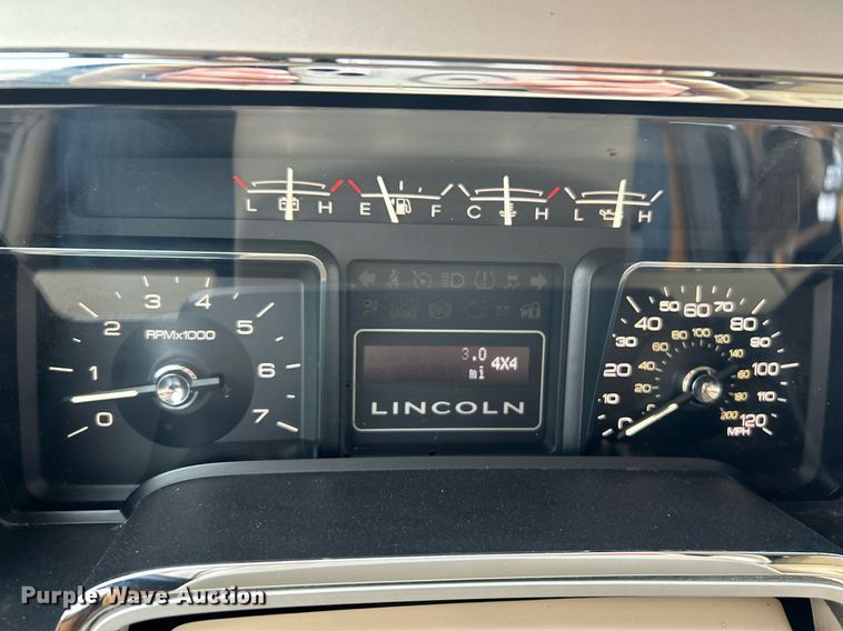 image for item NQ9963 2010 Lincoln Navigator  SUV