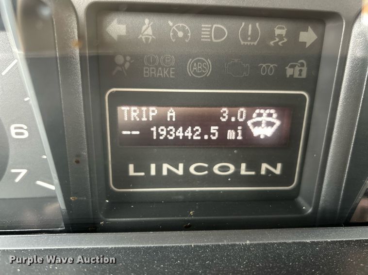 image for item NQ9963 2010 Lincoln Navigator  SUV