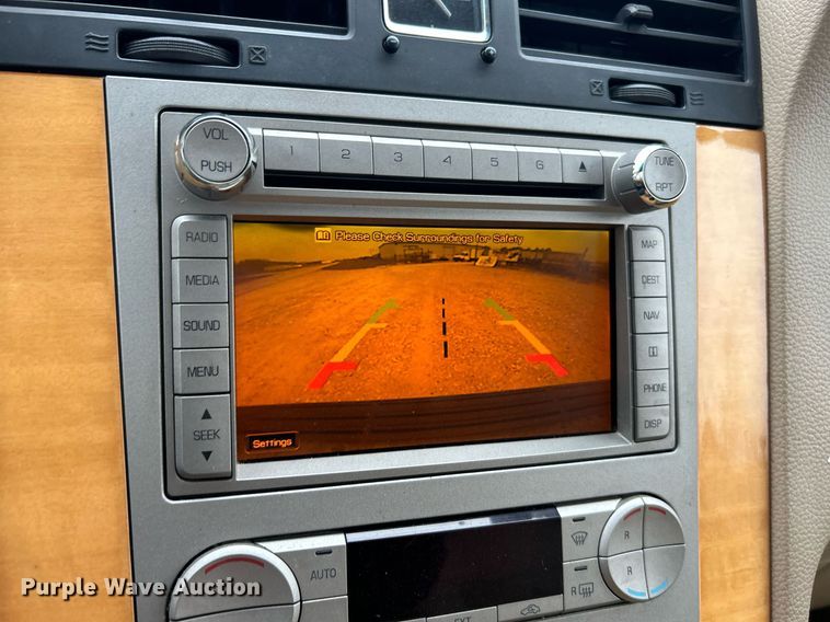 image for item NQ9963 2010 Lincoln Navigator  SUV