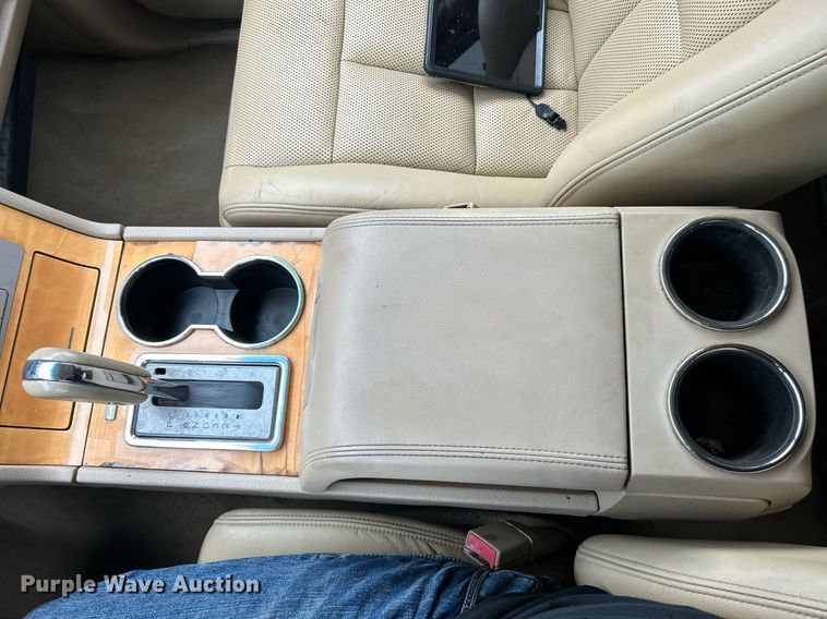 image for item NQ9963 2010 Lincoln Navigator  SUV