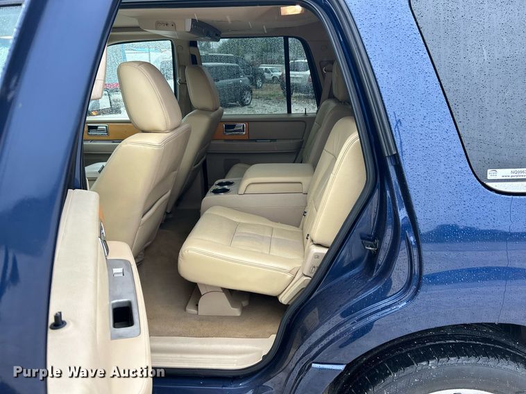 image for item NQ9963 2010 Lincoln Navigator  SUV