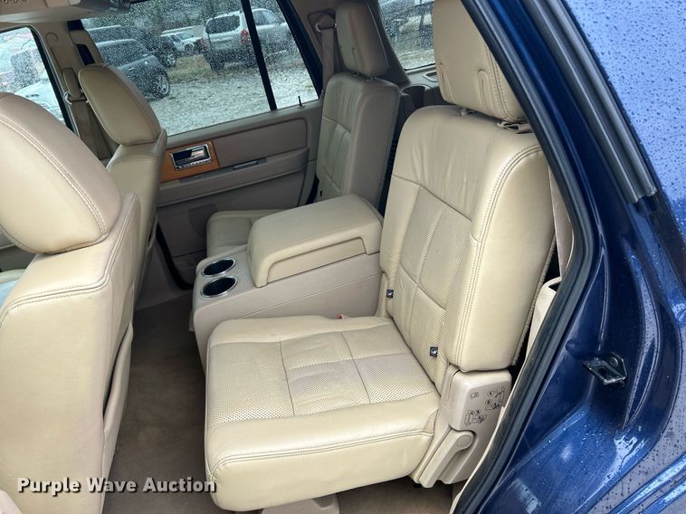 image for item NQ9963 2010 Lincoln Navigator  SUV