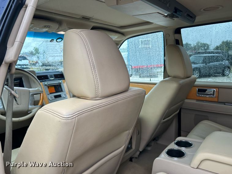 image for item NQ9963 2010 Lincoln Navigator  SUV