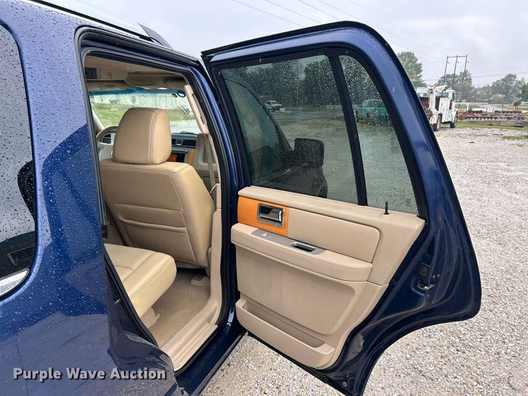 image for item NQ9963 2010 Lincoln Navigator  SUV