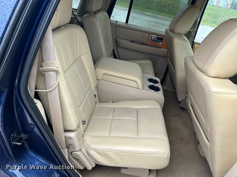 image for item NQ9963 2010 Lincoln Navigator  SUV