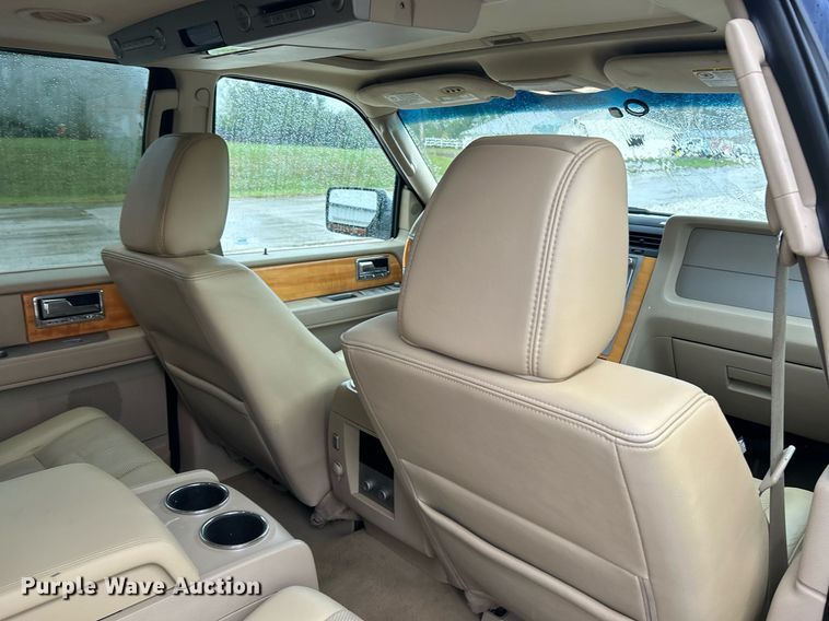 image for item NQ9963 2010 Lincoln Navigator  SUV