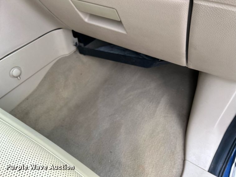 image for item NQ9963 2010 Lincoln Navigator  SUV