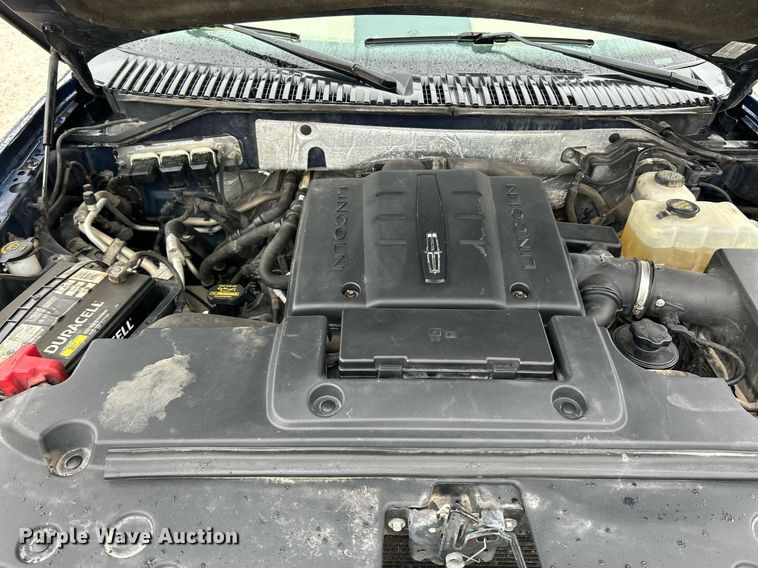 image for item NQ9963 2010 Lincoln Navigator  SUV