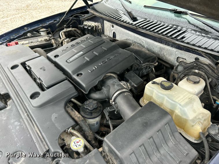 image for item NQ9963 2010 Lincoln Navigator  SUV