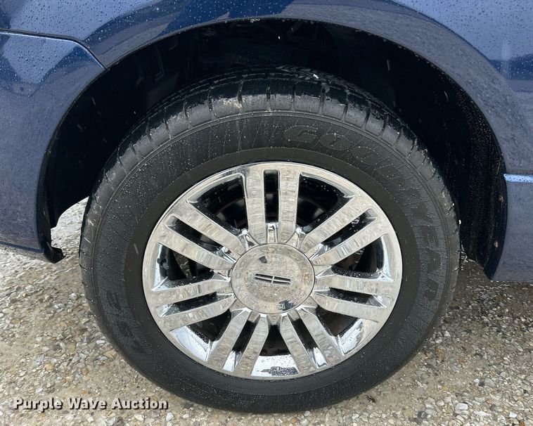 image for item NQ9963 2010 Lincoln Navigator  SUV