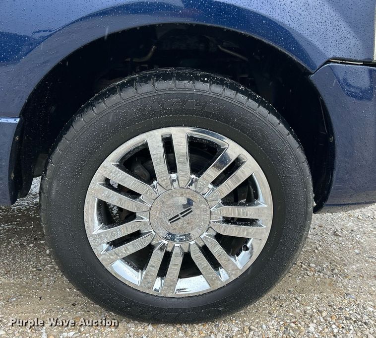 image for item NQ9963 2010 Lincoln Navigator  SUV