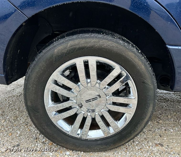 image for item NQ9963 2010 Lincoln Navigator  SUV
