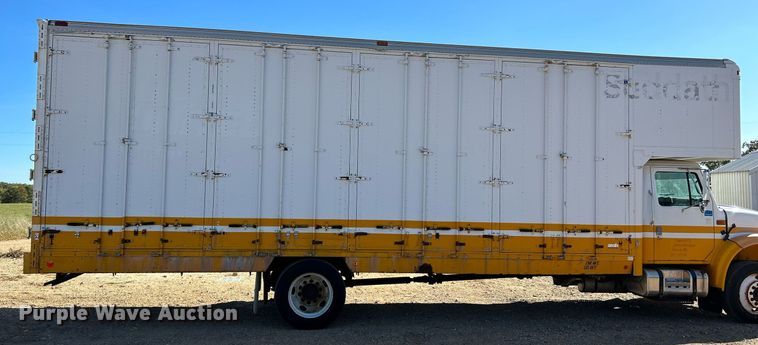 image for item NQ9986 1998 International 4700  box truck