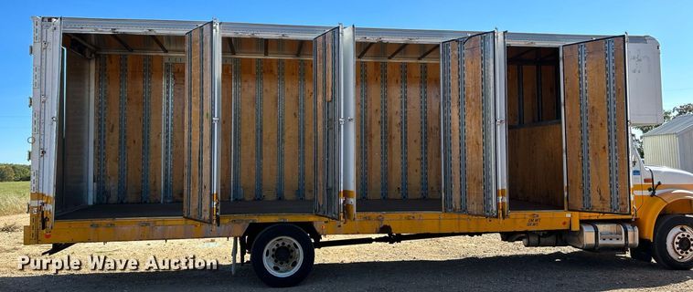 image for item NQ9986 1998 International 4700  box truck