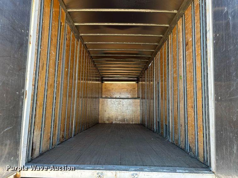 image for item NQ9986 1998 International 4700  box truck