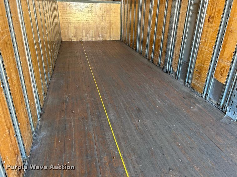 image for item NQ9986 1998 International 4700  box truck