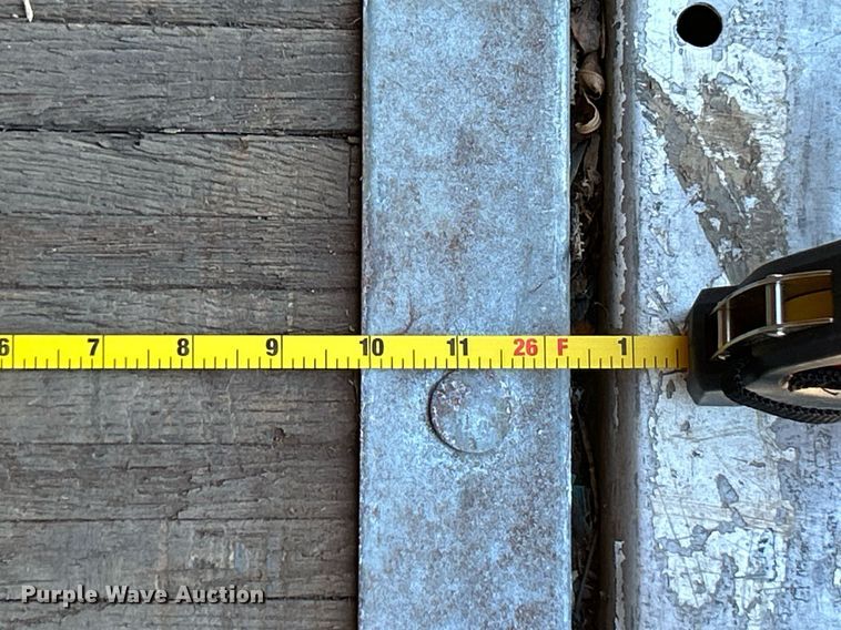 image for item NQ9986 1998 International 4700  box truck