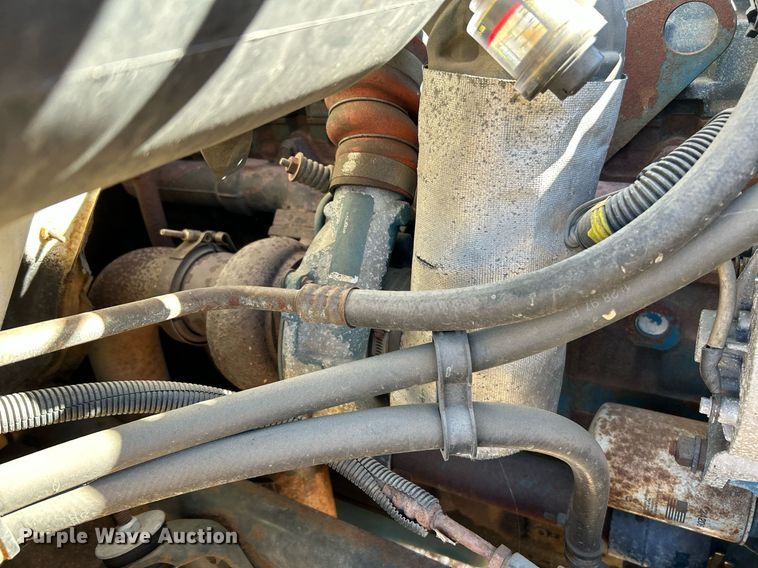 image for item NQ9986 1998 International 4700  box truck