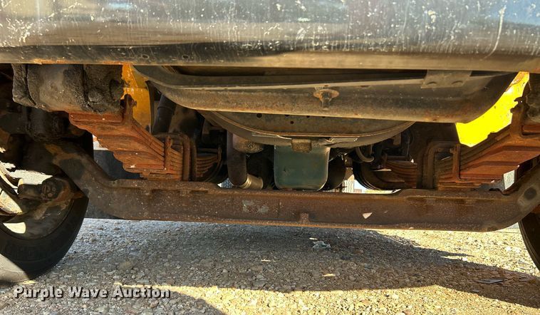 image for item NQ9986 1998 International 4700  box truck