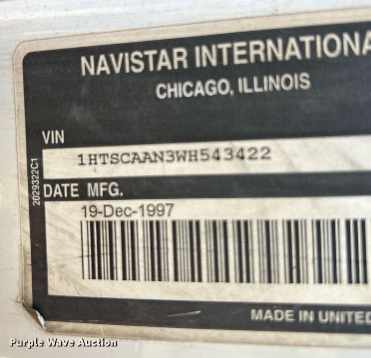 image for item NQ9986 1998 International 4700  box truck