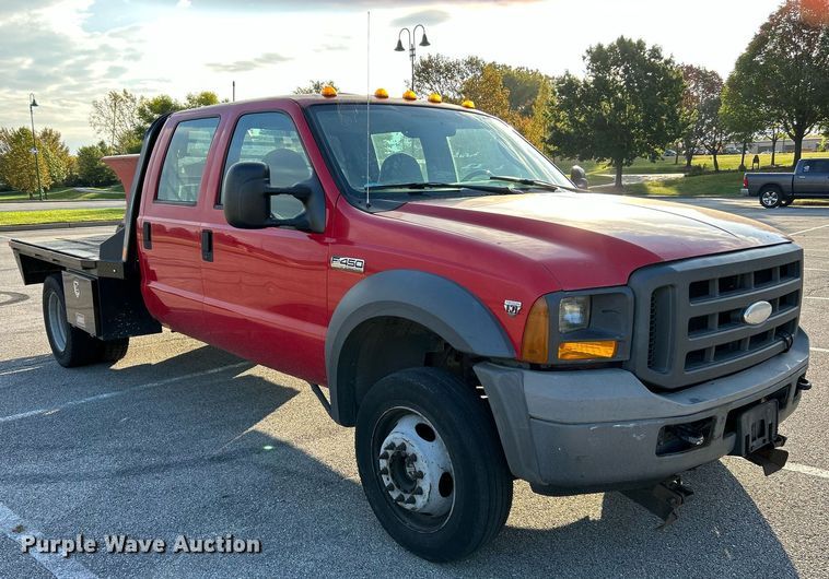 image for item NR9002 2005 Ford F450 Super Duty XL  Crew Cab flatbed truck
