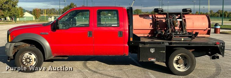 image for item NR9002 2005 Ford F450 Super Duty XL  Crew Cab flatbed truck