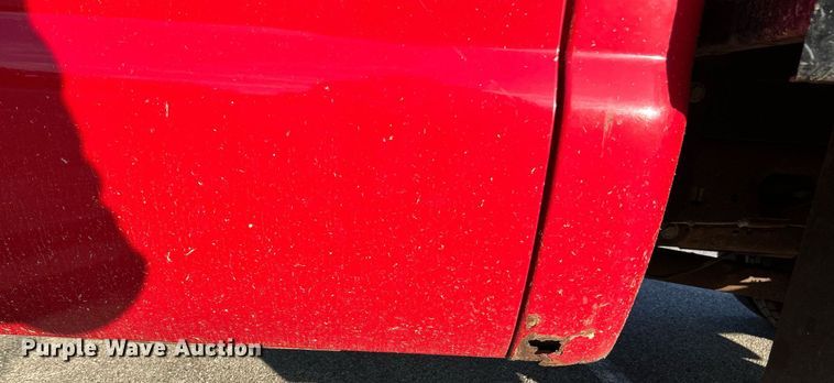 image for item NR9002 2005 Ford F450 Super Duty XL  Crew Cab flatbed truck