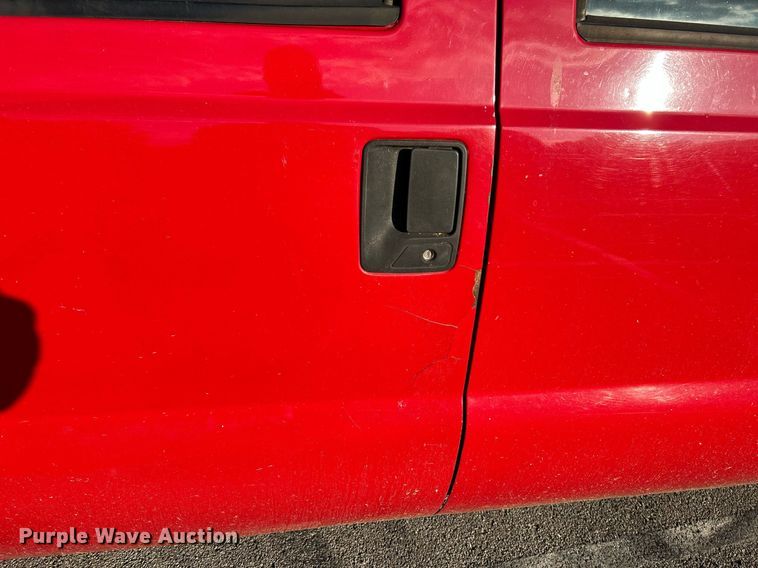 image for item NR9002 2005 Ford F450 Super Duty XL  Crew Cab flatbed truck