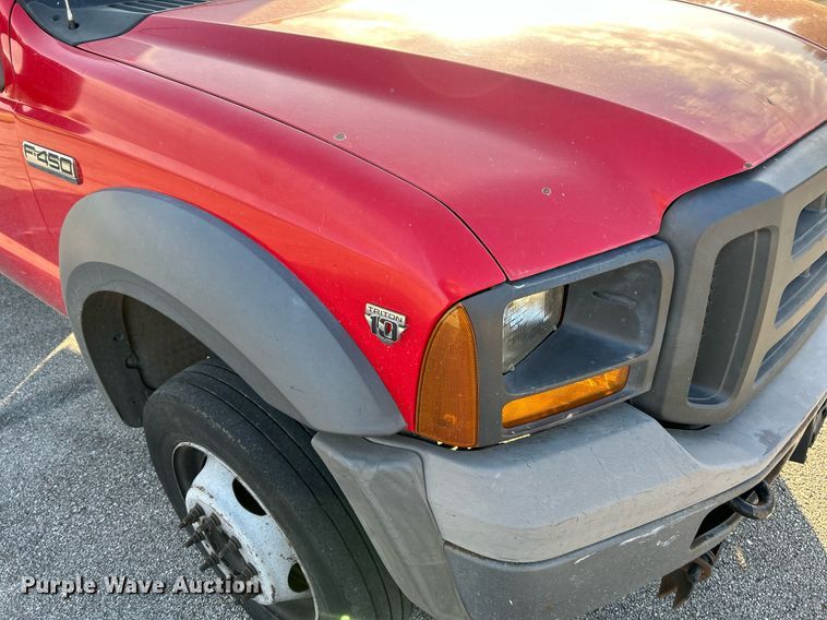 image for item NR9002 2005 Ford F450 Super Duty XL  Crew Cab flatbed truck