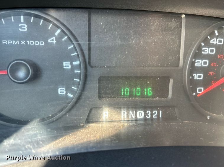 image for item NR9002 2005 Ford F450 Super Duty XL  Crew Cab flatbed truck