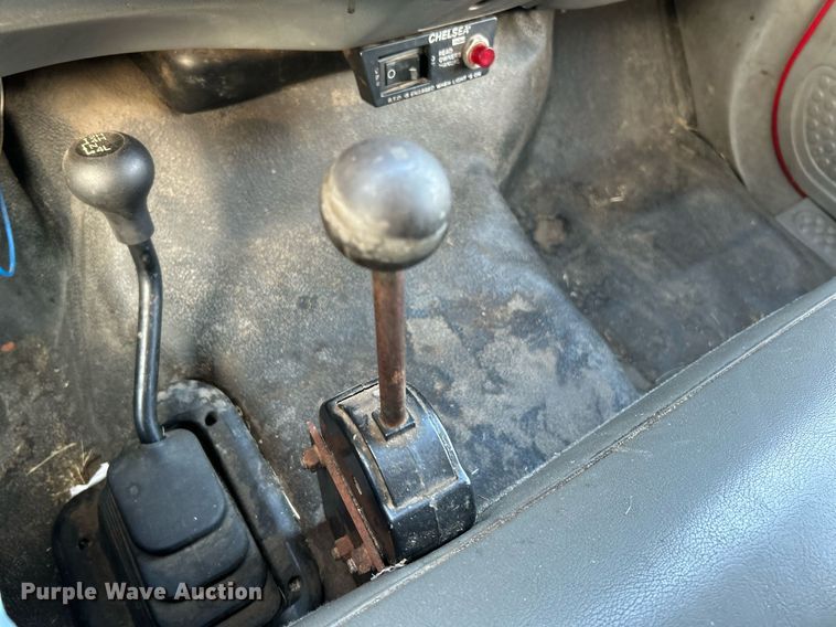 image for item NR9002 2005 Ford F450 Super Duty XL  Crew Cab flatbed truck