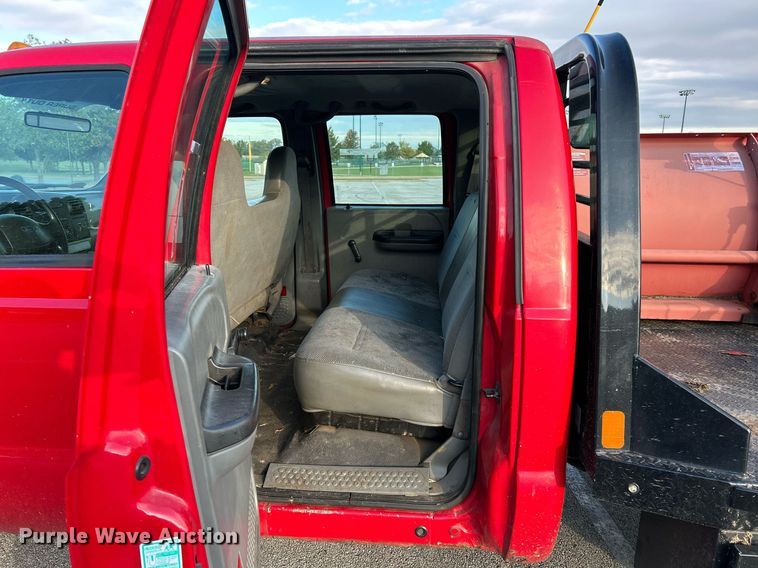 image for item NR9002 2005 Ford F450 Super Duty XL  Crew Cab flatbed truck