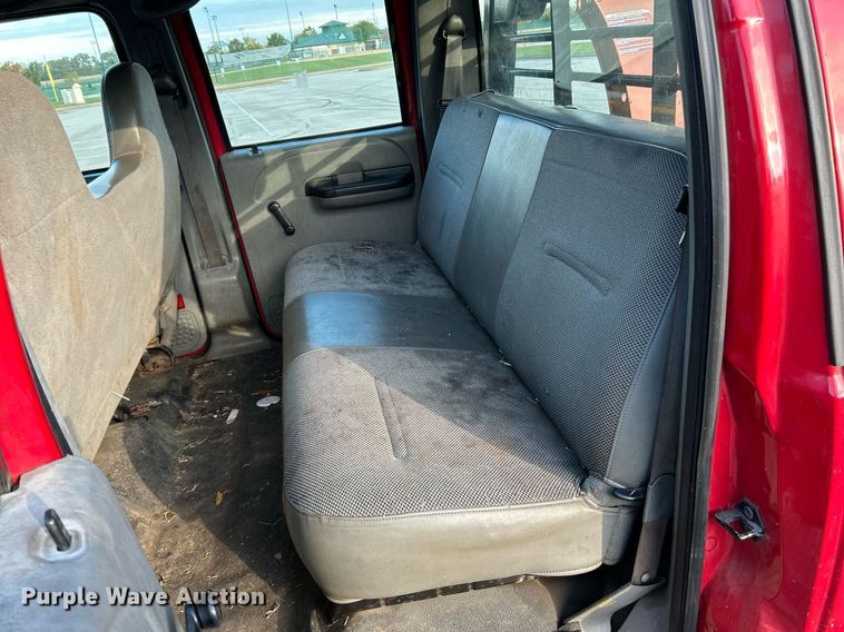 image for item NR9002 2005 Ford F450 Super Duty XL  Crew Cab flatbed truck