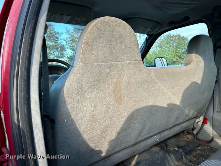 image for item NR9002 2005 Ford F450 Super Duty XL  Crew Cab flatbed truck