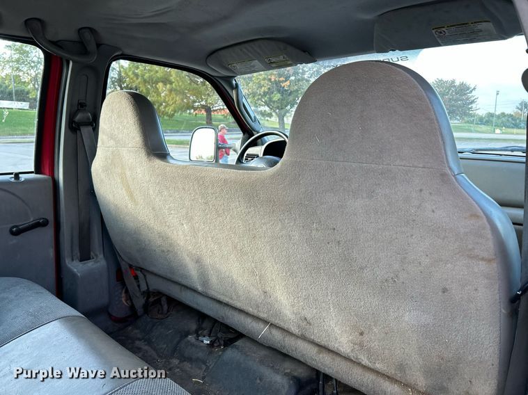 image for item NR9002 2005 Ford F450 Super Duty XL  Crew Cab flatbed truck