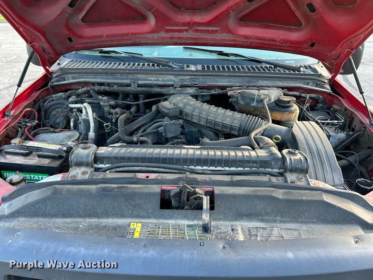 image for item NR9002 2005 Ford F450 Super Duty XL  Crew Cab flatbed truck