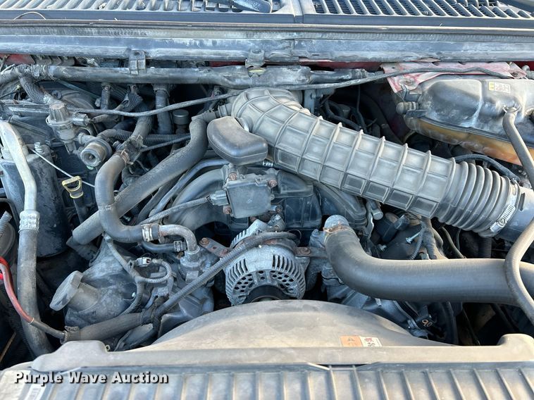 image for item NR9002 2005 Ford F450 Super Duty XL  Crew Cab flatbed truck