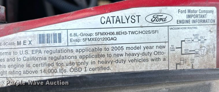 image for item NR9002 2005 Ford F450 Super Duty XL  Crew Cab flatbed truck