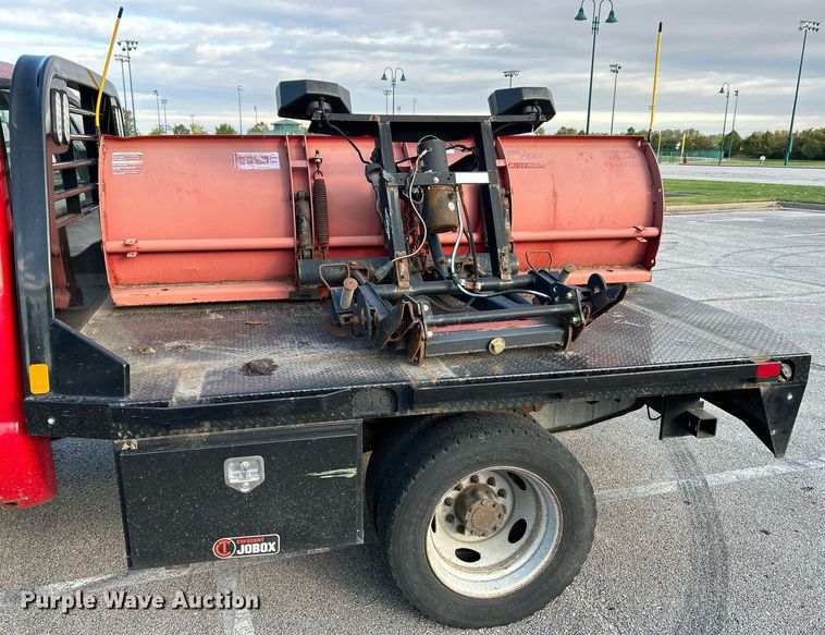 image for item NR9002 2005 Ford F450 Super Duty XL  Crew Cab flatbed truck