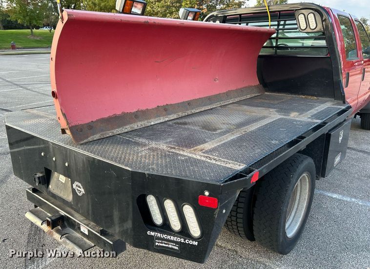 image for item NR9002 2005 Ford F450 Super Duty XL  Crew Cab flatbed truck