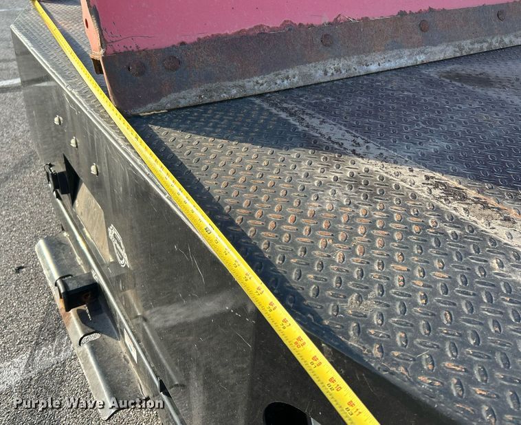 image for item NR9002 2005 Ford F450 Super Duty XL  Crew Cab flatbed truck