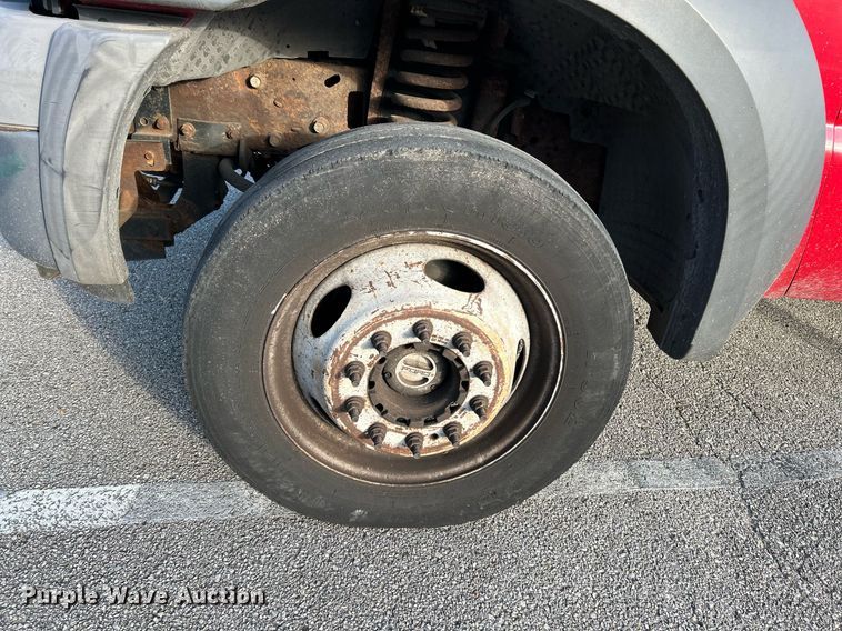 image for item NR9002 2005 Ford F450 Super Duty XL  Crew Cab flatbed truck