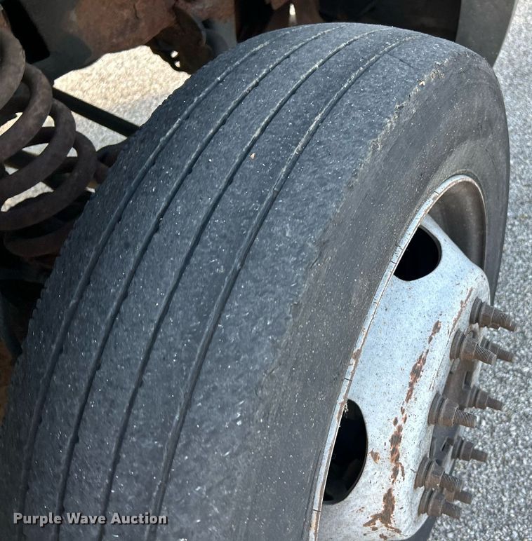 image for item NR9002 2005 Ford F450 Super Duty XL  Crew Cab flatbed truck