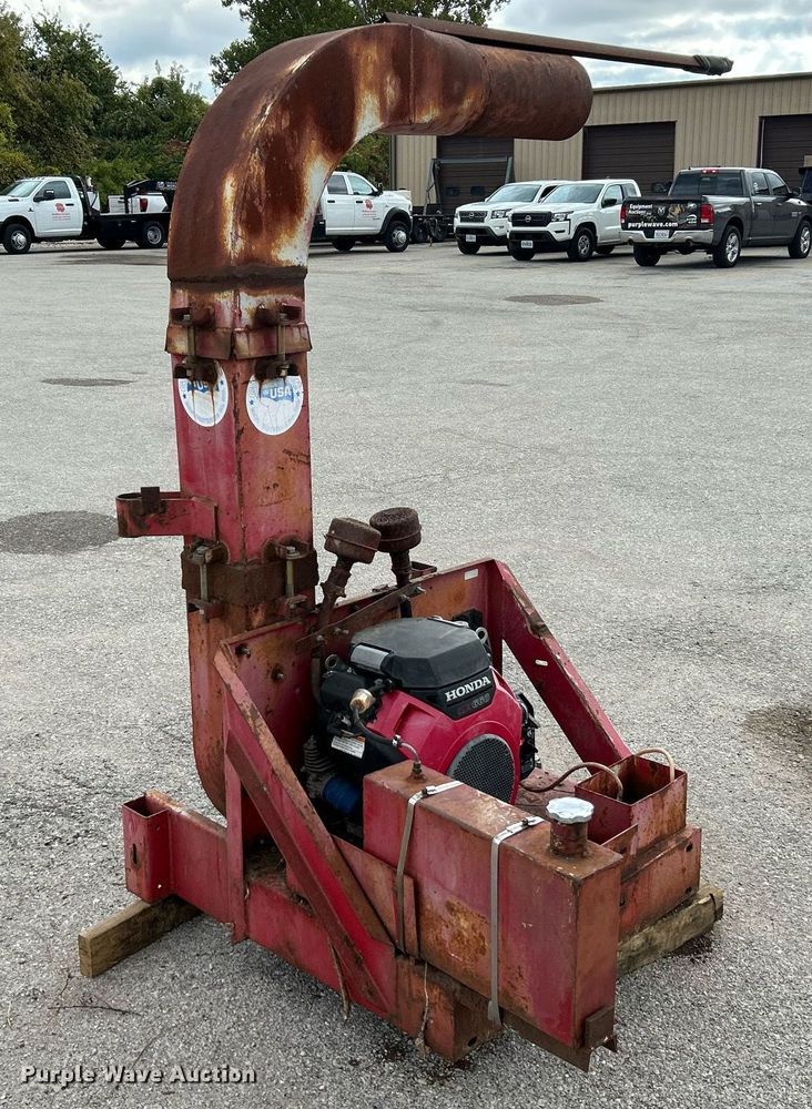 image for item NR9011 Giant Vac  leaf vacuum