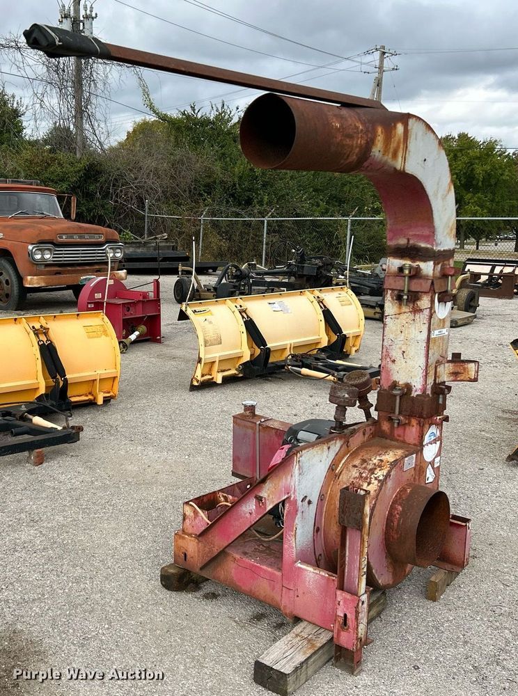 image for item NR9011 Giant Vac  leaf vacuum